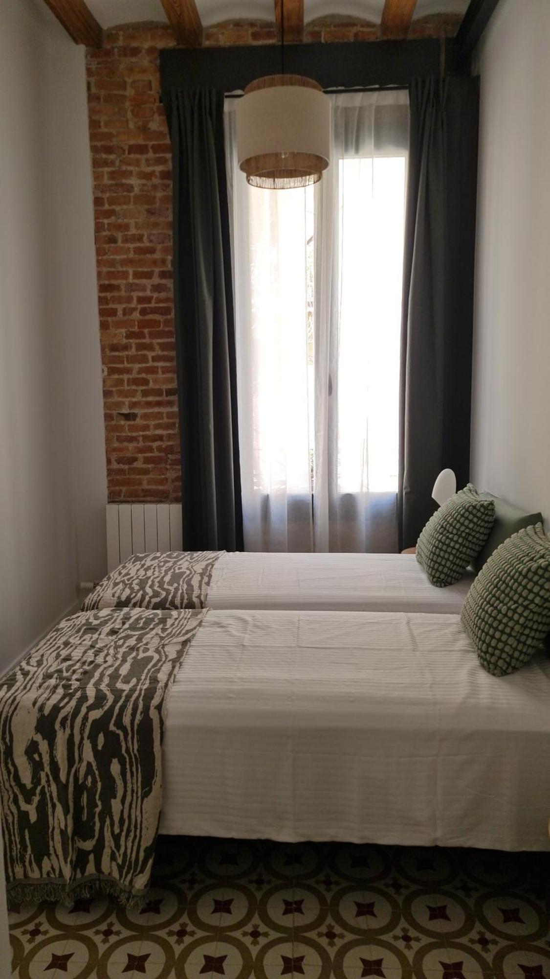 Poble Sec Charming Apartment Барселона Екстериор снимка